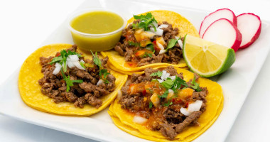 Guanatos Tacos food