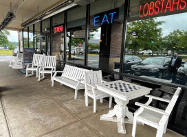 Ford's Fish Shack outside
