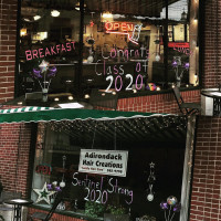 Burleigh's Luncheonette outside
