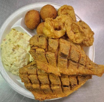 Pine Tavern food