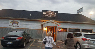 Smokin' Johnny V's outside