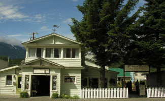 Olivia's Bistro outside