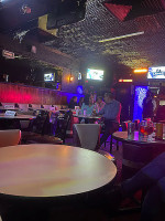 Houlihan's inside