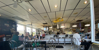 Buddy's Diner inside