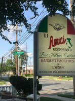 La Dolce Vita outside