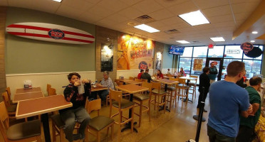 Sandro's Italian inside