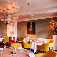 Riverside Grill inside
