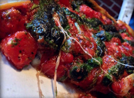 Zachary's Chicago Pizza Comida