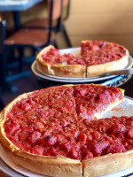 Zachary's Chicago Pizza Comida