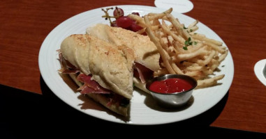 Pinstripes - Georgetown food