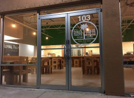 Royal Palm Brewing Company outside