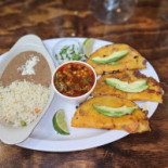 Carlitos Mexican And Grill Comida