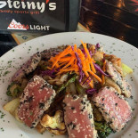 Steiny's Family Sports Grill Comida