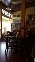 Roscoe's Pizzeria inside