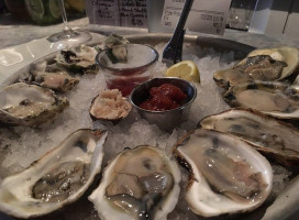 Stingray Lounge food