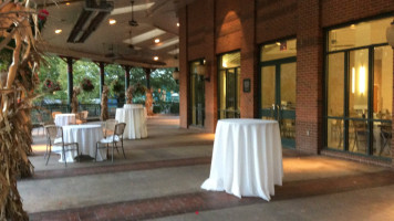 Lakeside Café At Saint Louis Zoo food