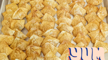 Roma Thai Burmese Cuisine food