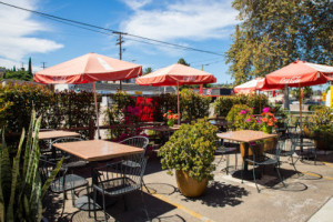 Lakeside Cafe inside