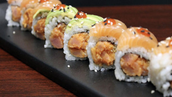 Sushi Village Comida