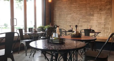 Lazy Daisy Cafe Exterior