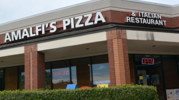 Amalfi's Pizza Italian food