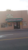 LA Esperanza Panaderia Y outside