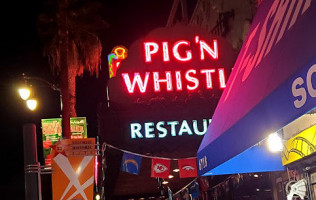 Pig 'n Whistle inside