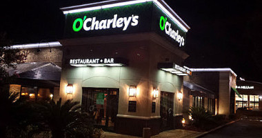 O'charley's Restaurant Bar outside