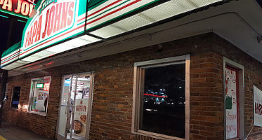 Papa Johns outside