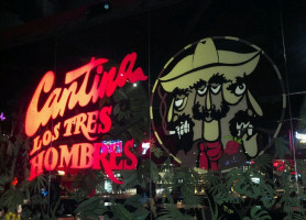 Cantina Los Tres Hombres drink