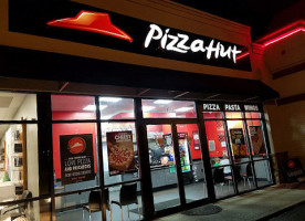 Pizza Hut outside