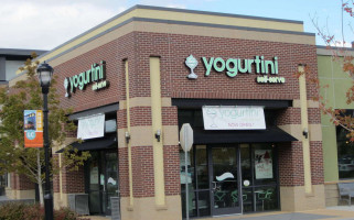 Yogurtini outside