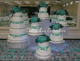 Cakes Las Comadres inside