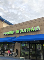 Yogurt Mountain outside