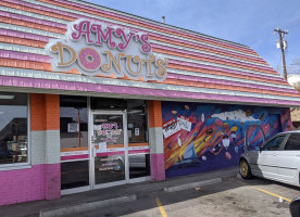 Amy's Donuts outside