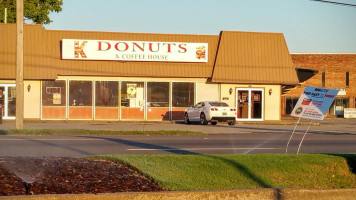 K May Donuts Coffee House outside