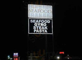 Papa Tasos Seafood And Gyro outside