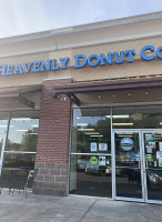 The Heavenly Donut Company outside