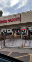 Bosa Donuts outside