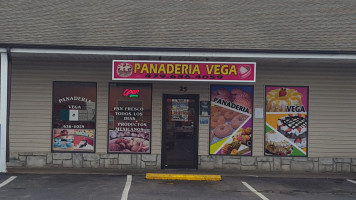 Panaderia Vega outside