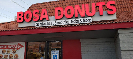 Bosa Donuts outside