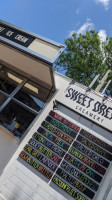 Sweet Dream Creamery outside