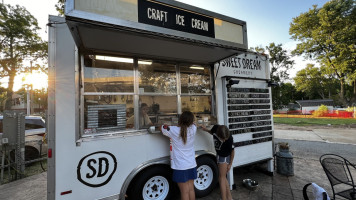 Sweet Dream Creamery outside