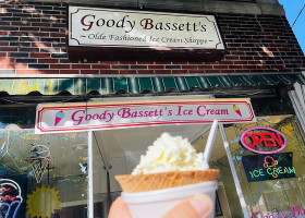 Goody Bassett's Ice Cream outside