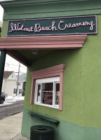 Walnut Beach Creamery outside