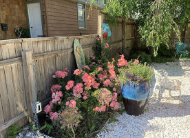 Walnut Beach Creamery outside