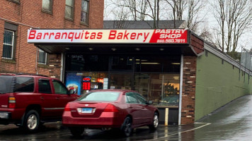 Barranquitas Bakery outside