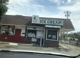 Bills Carousel Ice Cream outside