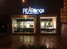 Pearings Cafe And Frozen Yogurt outside