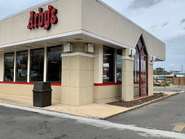 Arby's outside